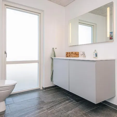 Casa de Férias Comfortable Apartment, 2 Bedrooms, Terrace Ustronie Morskie