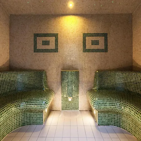 Comfortable Apartment, 2 Bedrooms, Terrace